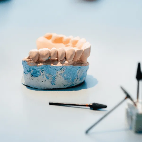 Prosthetic Dentures - Aesthetic Crowns